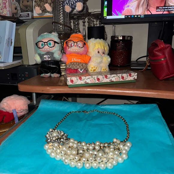 Hand Crafted Pearl and Crystal Necklace - Picture 12 of 14